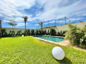 Rez de jardin avec piscine privé